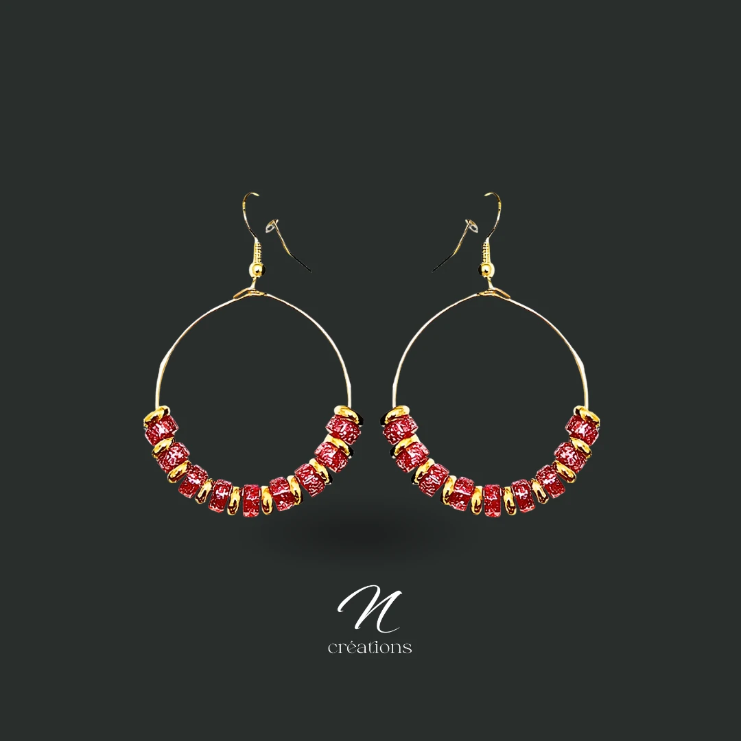 Créoles dorées perles heishis rouges fraise