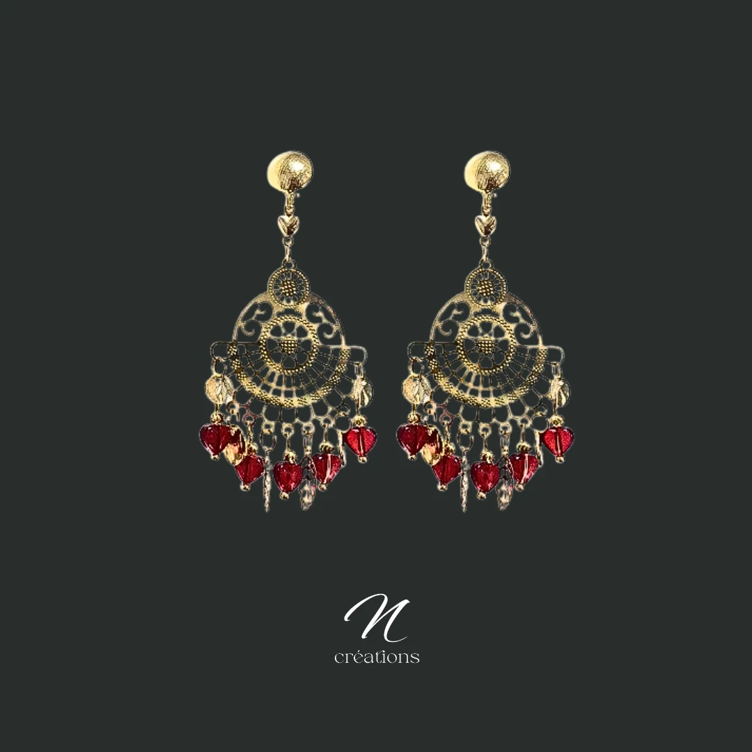 Boucles d’oreilles Chandeliers filigranes et cœurs rouges